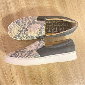 Women Vionic Leather Slip-On Sneakers - Demetra Boa Size 7.5